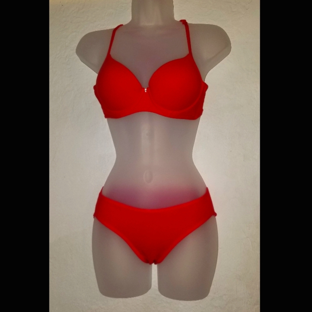 B2G1F! 32C New Sexy Red Bra and Panty Set Pair